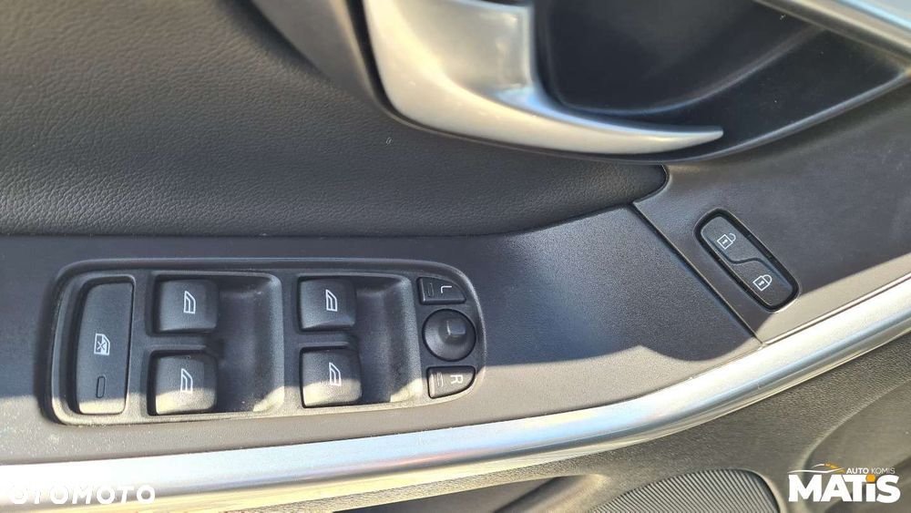 Volvo XC 60 - 25