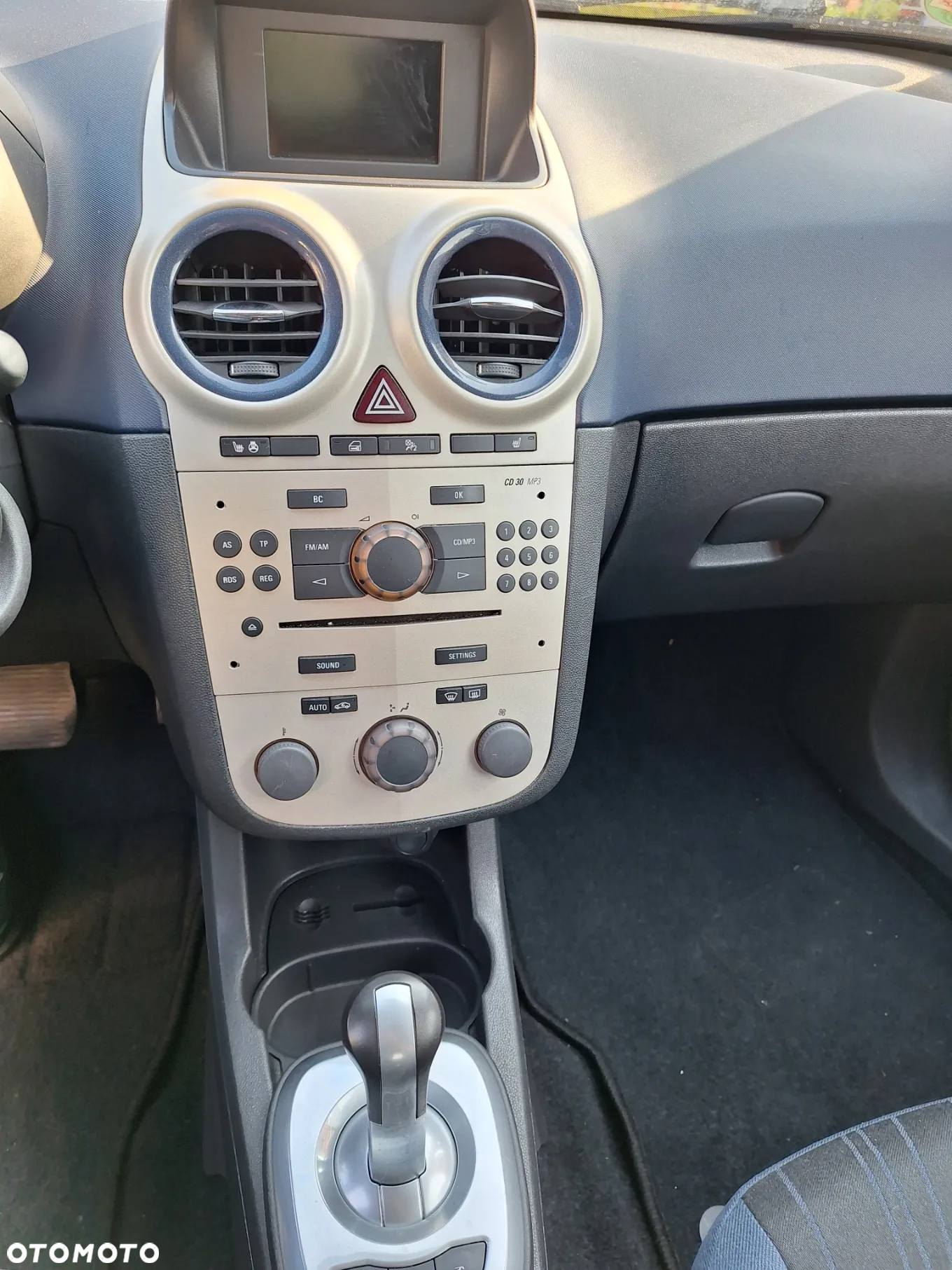 Opel Corsa 1.2 16V Essentia EasyTronic - 9