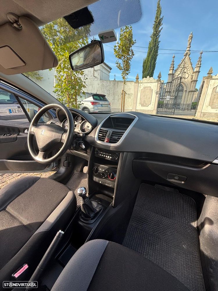 Peugeot 207 1.4 HDi Urban - 18