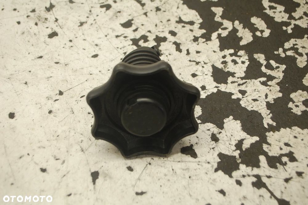 ŚRUBA MOCOWANIE KOŁA ZAPASOWEGO 1K0803899B SEAT ALTEA XL VW GOLF V AUDI SKODA 1K0803899D - 8