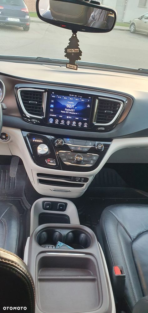 Chrysler Pacifica - 6