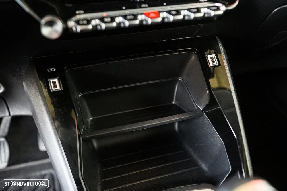 Peugeot 208 1.2 PureTech Active Pack - 47