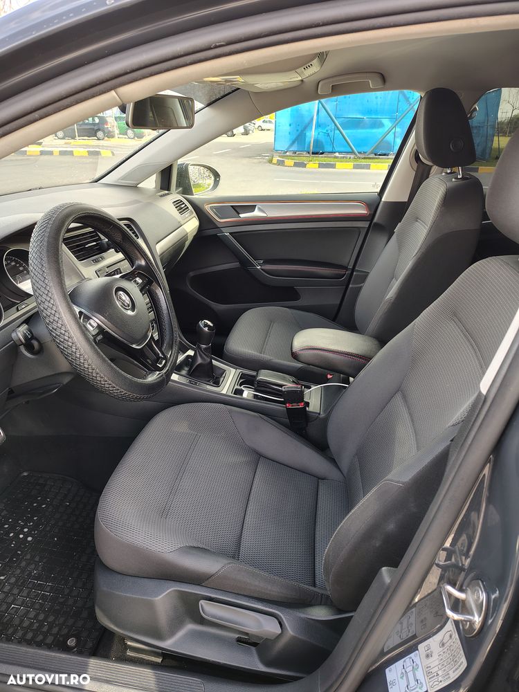 Volkswagen Golf - 9
