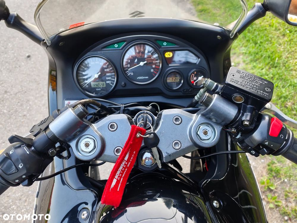 Suzuki GSX - 7