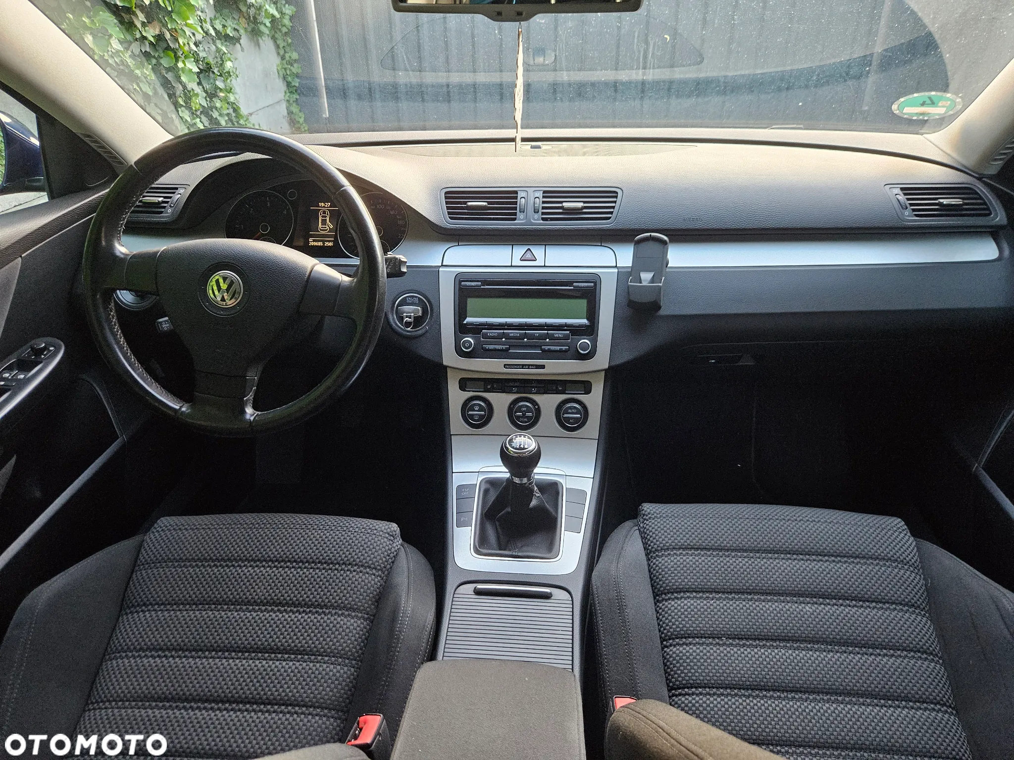 Volkswagen Passat Variant 2.0 TDI DPF Sportline - 13