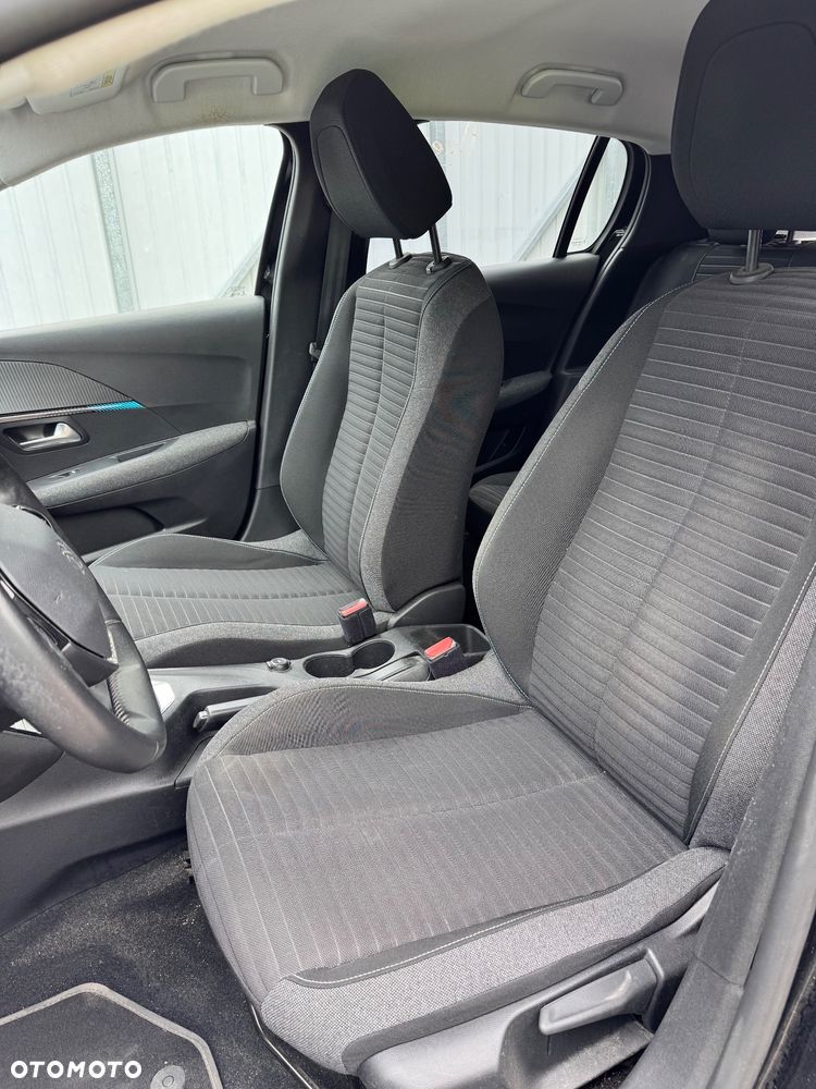 Peugeot 208 - 12