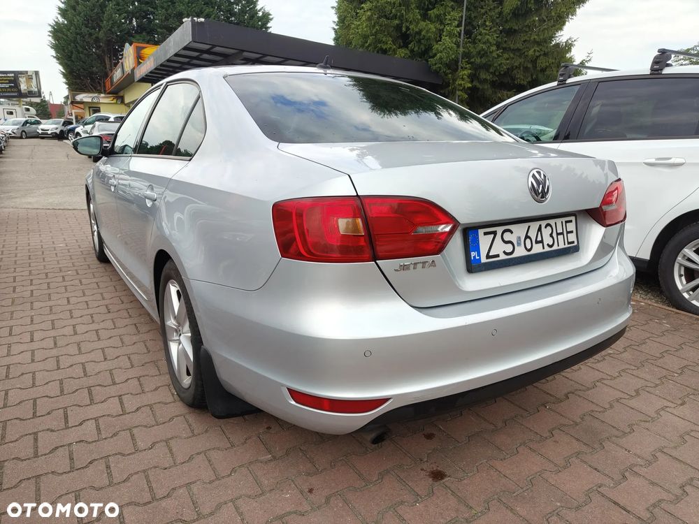 Volkswagen Jetta 1.2 TSI Comfortline - 14