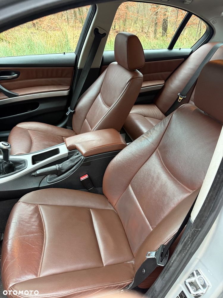 BMW Seria 3 320i - 8