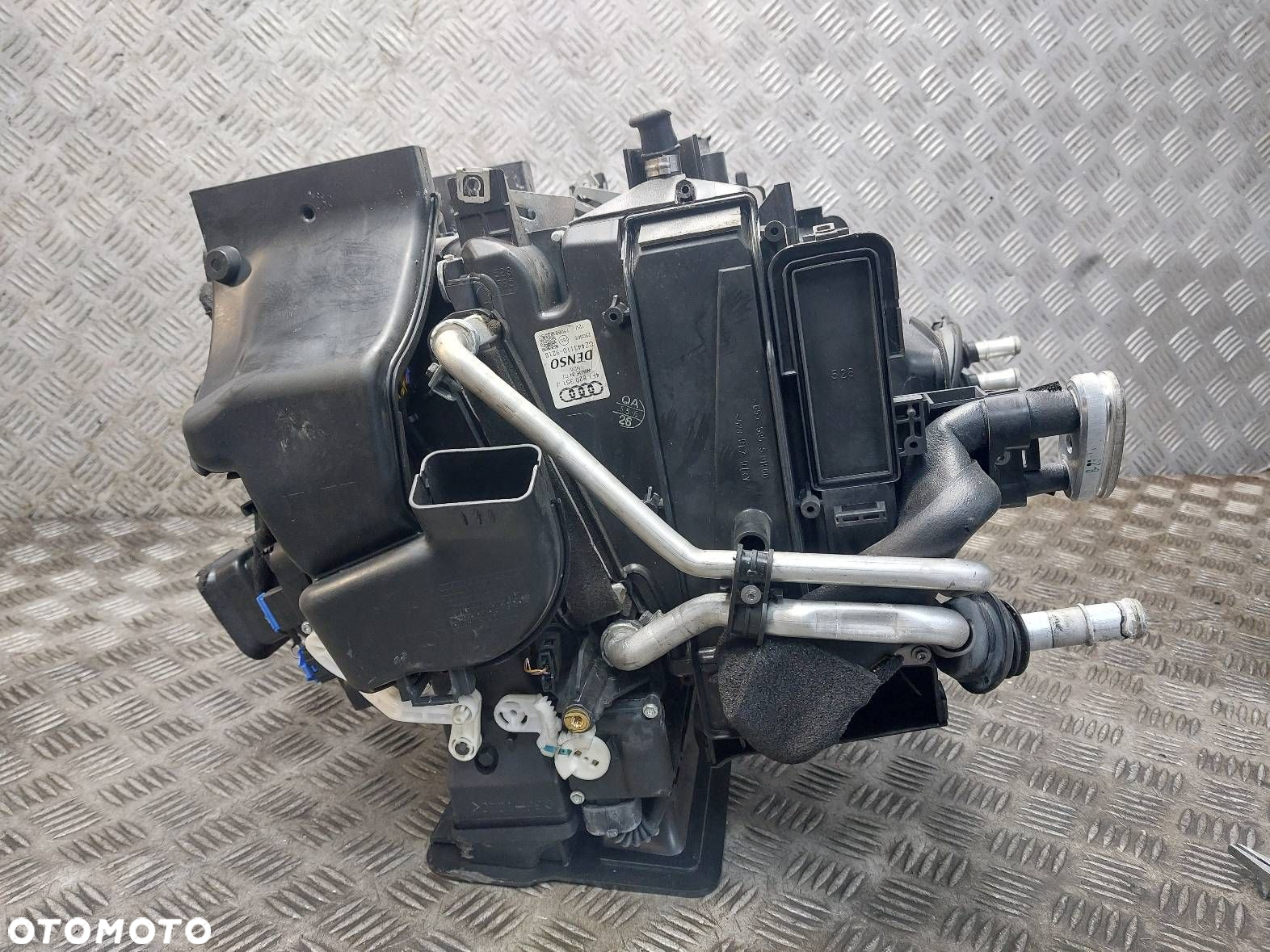 OBUDOWA NAGRZEWNICY AUDI A6 C6 4F1820351J 4F0820511A 4F0820511B - 2
