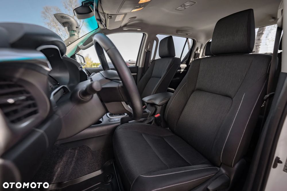 Toyota Hilux 2.8 D-4D Double Cab Invincible 4x4 - 38