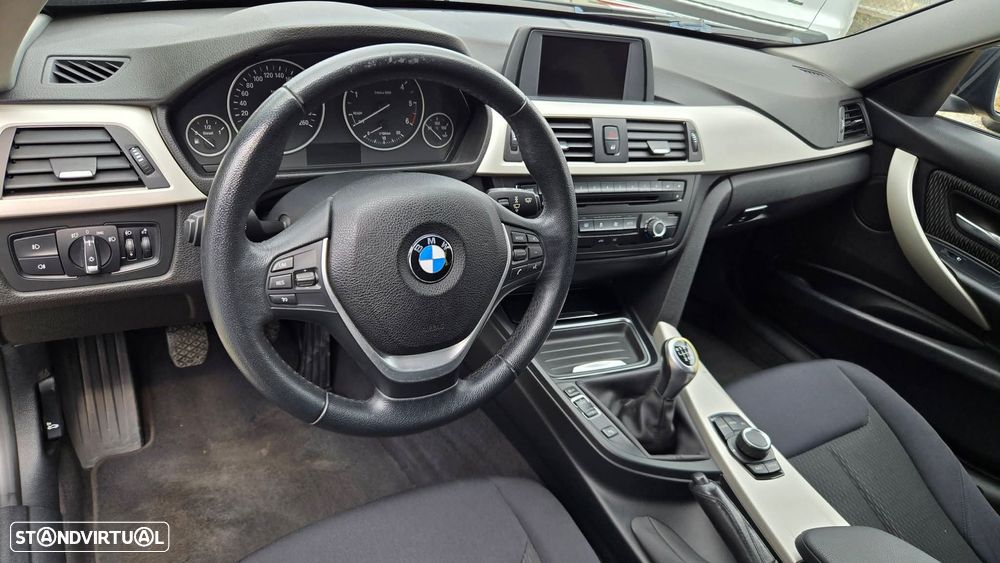 BMW 320 d EfficientDynamics - 15