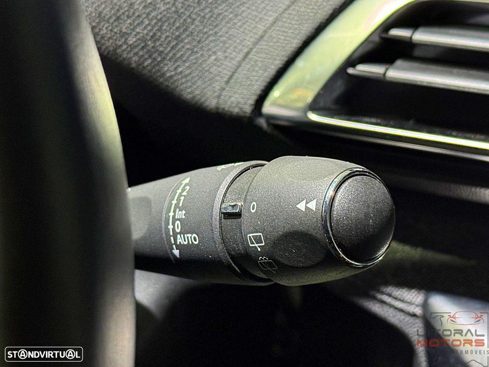 Peugeot 3008 1.6 Hybrid Allure e-EAT8 - 25