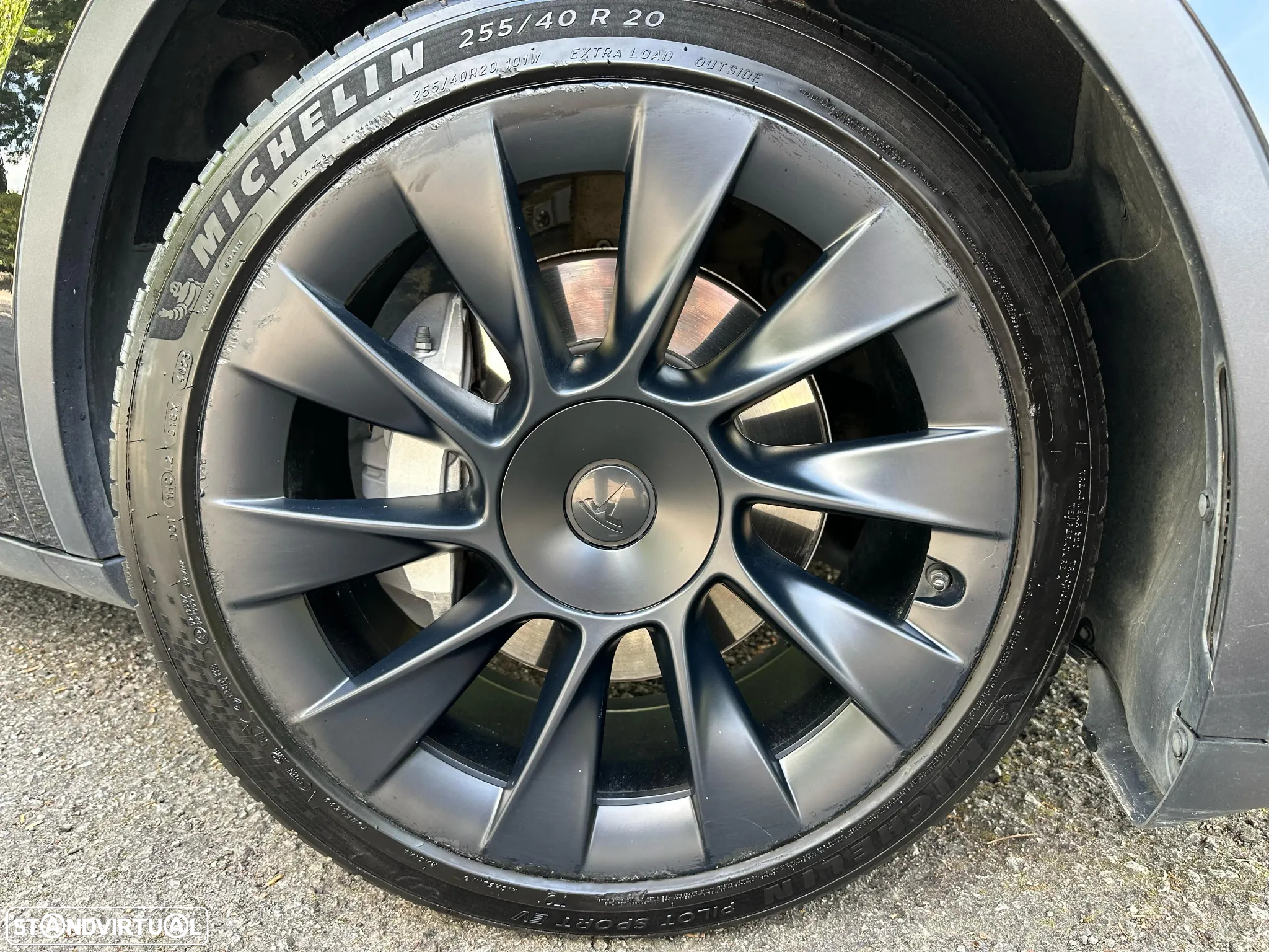 Tesla Model Y Long Range Dual Motor AWD - 3