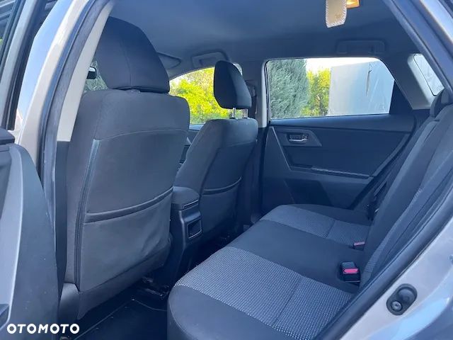 Toyota Auris 1.6 Premium Comfort - 11