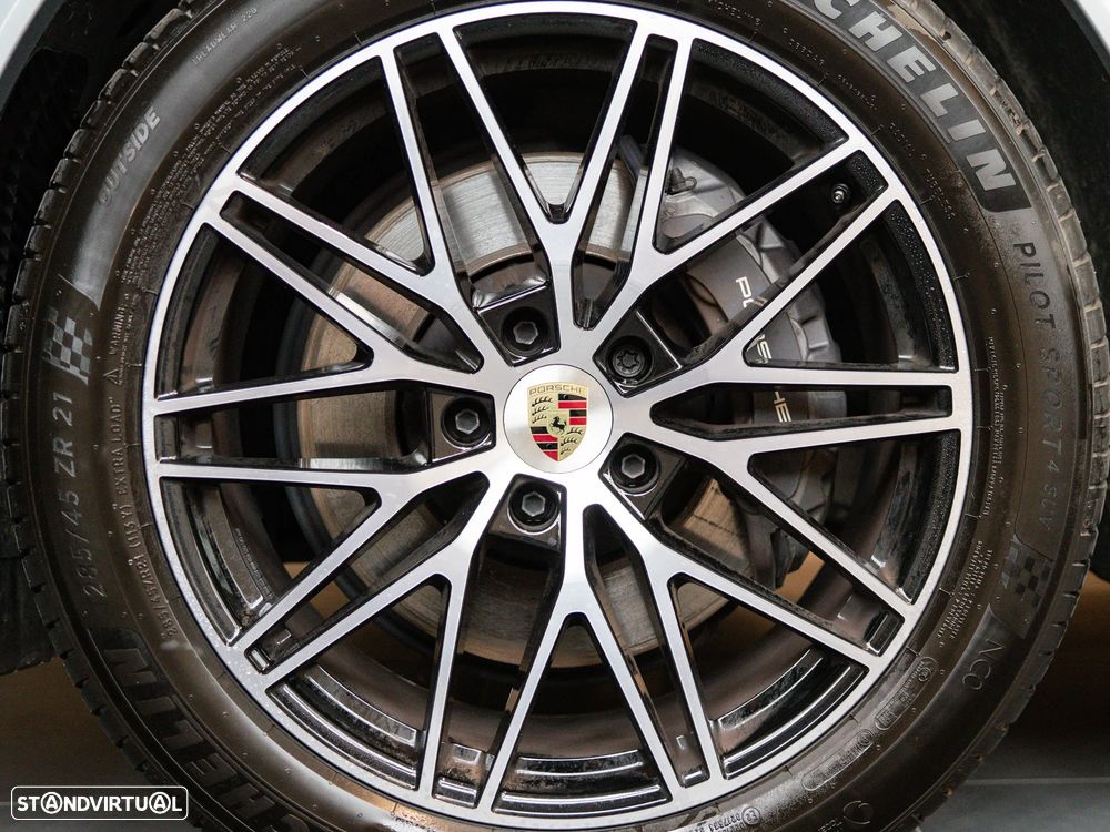 Porsche Cayenne E-Hybrid — fotografia 18