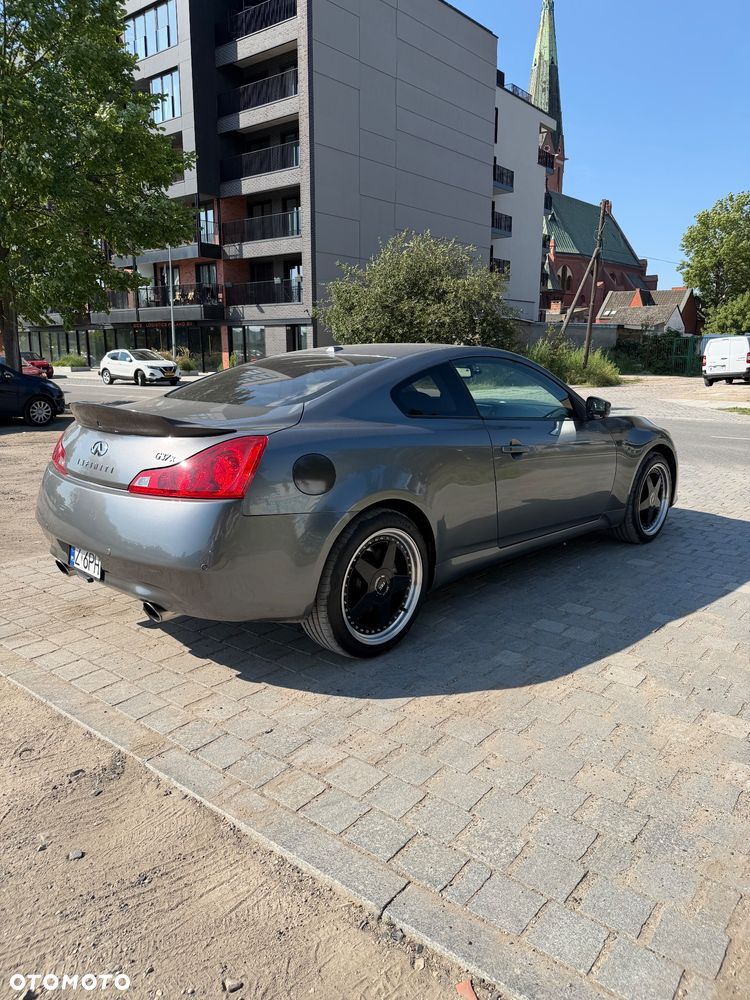 Infiniti G G37 - 2