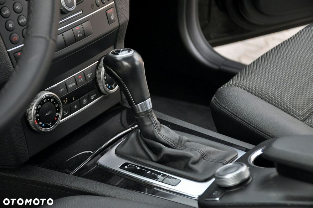 Mercedes-Benz GLK - 36