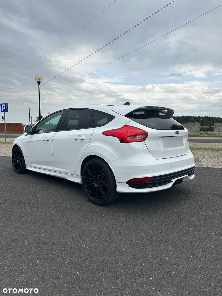 Ford Focus 2.0 EcoBoost ST - 8