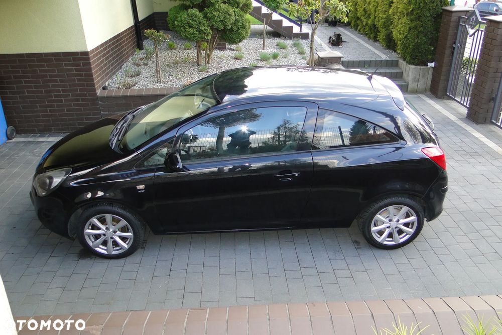 Opel Corsa 1.4 16V Edition - 8