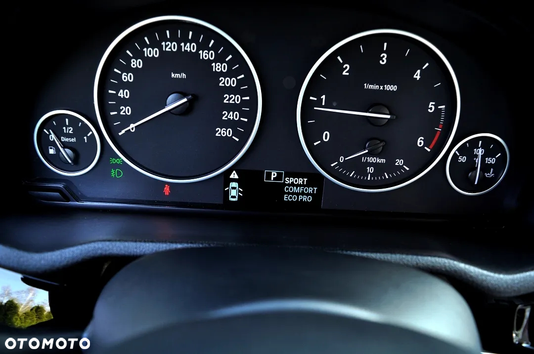 BMW X3 sDrive18d Business Edition - 32