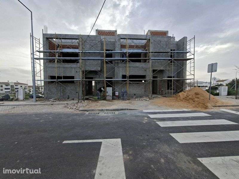 Moradia T3+1 em construção, conclusão prevista para o outono de 2026. - Grande imagem: 2/12