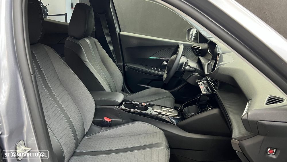 Peugeot 2008 1.2 PureTech Allure Pack EAT8 - 14