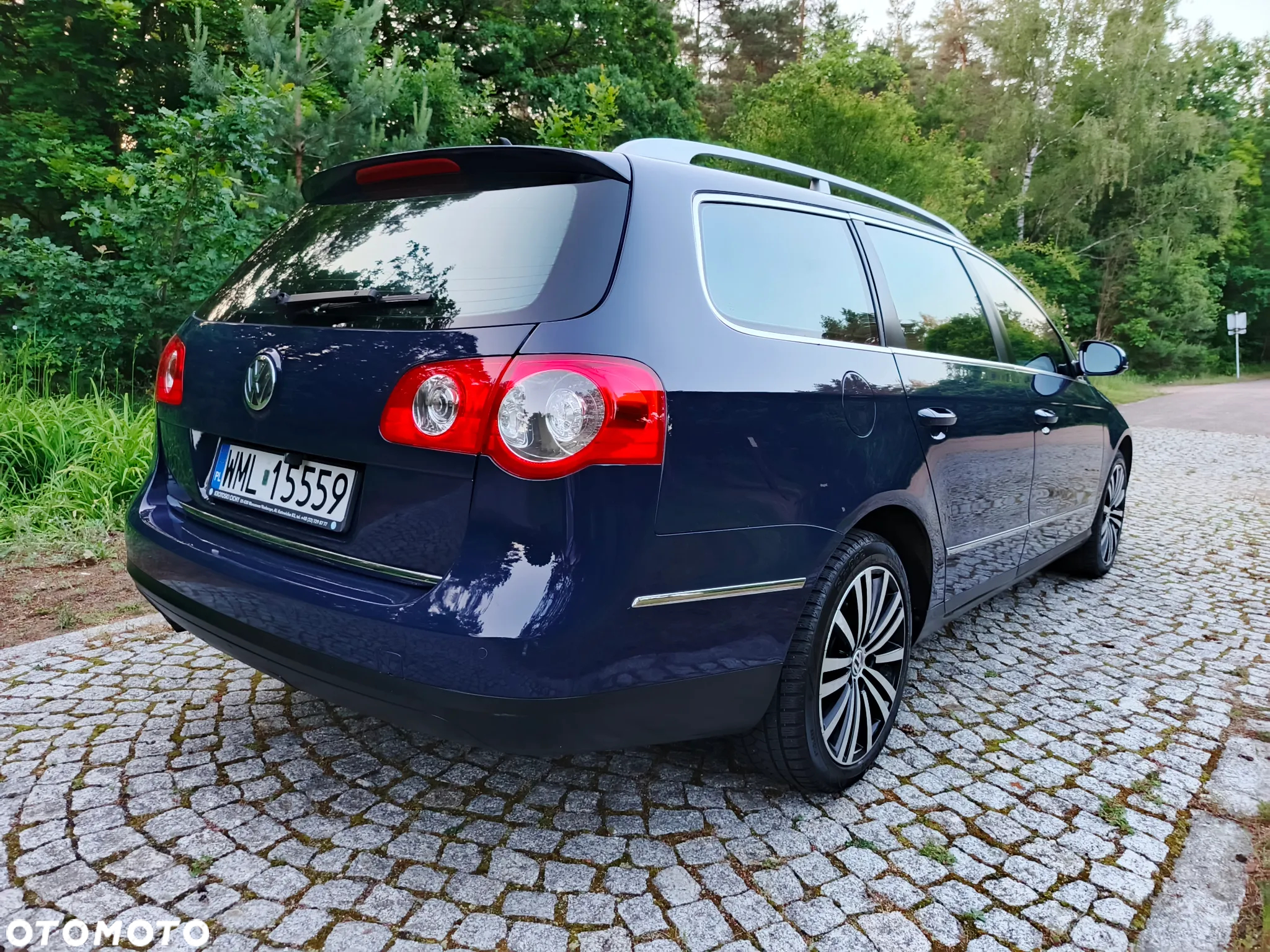 Volkswagen Passat 2.0 TDI DPF Highline - 23
