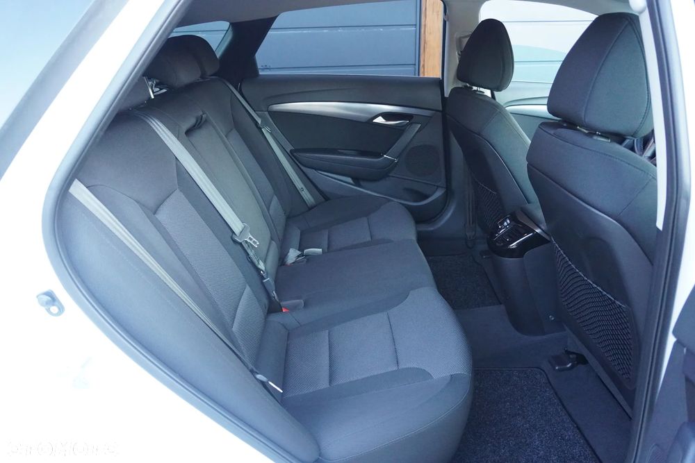 Hyundai i40 Kombi 2.0 Premium - 11