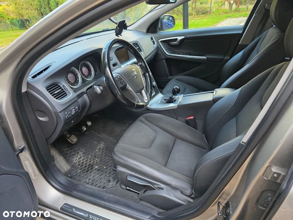 Volvo S60 D4 Momentum - 17