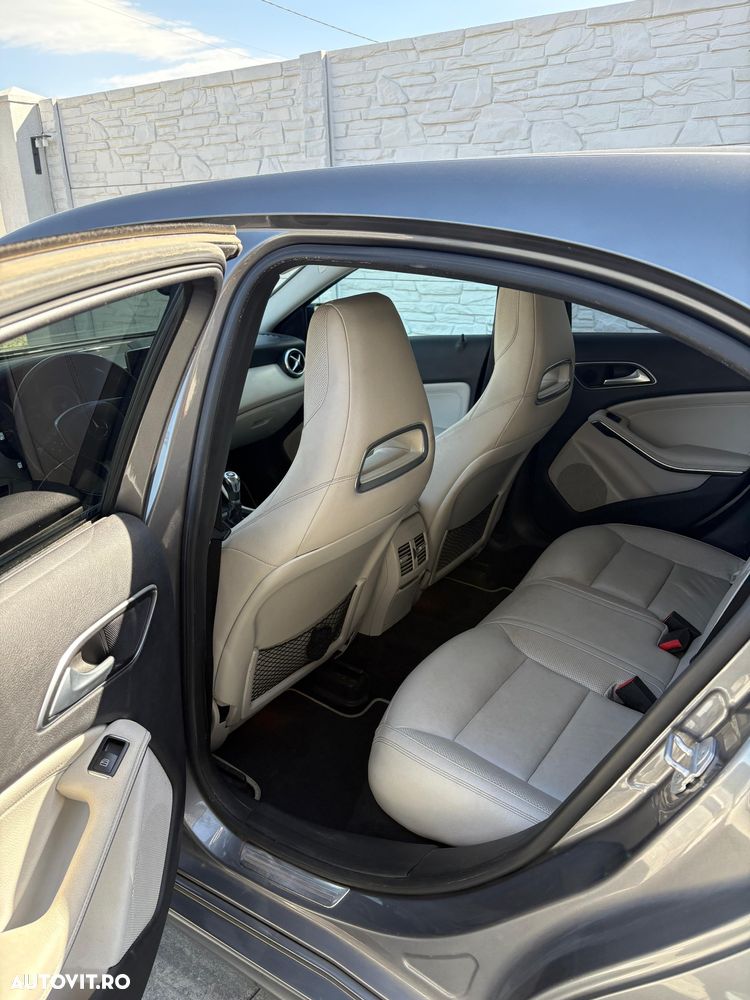 Mercedes-Benz A 200 Activity Edition - 13