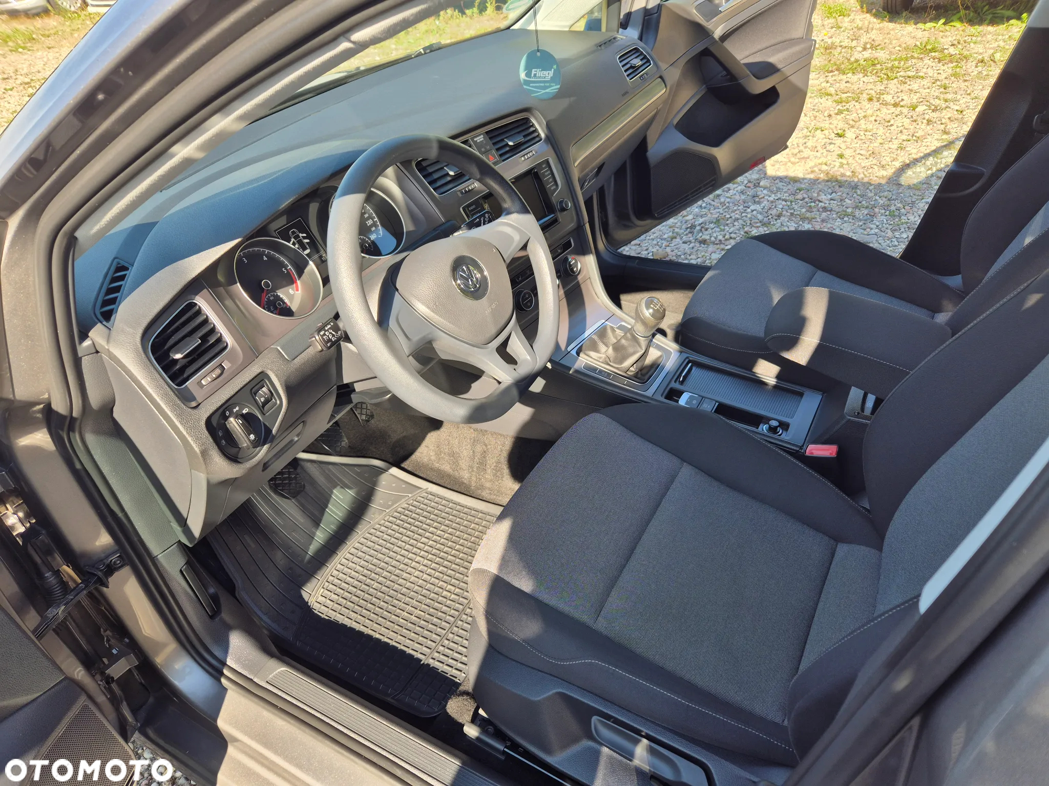 Volkswagen Golf - 9