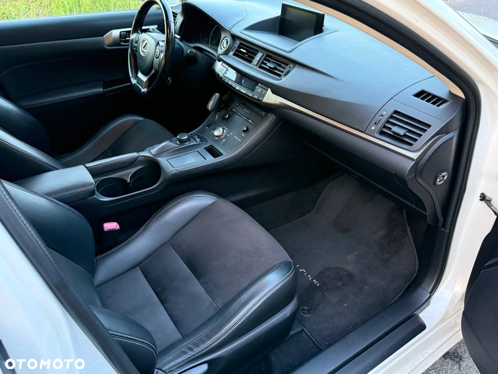 Lexus CT 200h Elite EU6 - 16