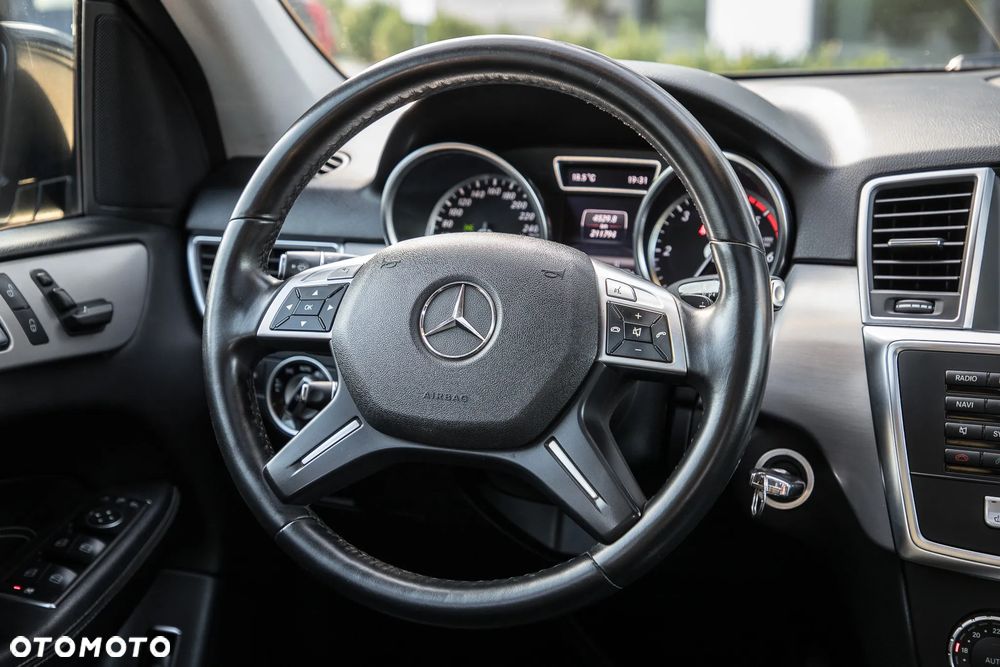 Mercedes-Benz ML 350 BlueTEC 4MATIC 7G-TRONIC - 12