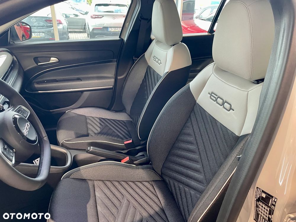 Fiat 600 1.2 Turbo Pop eDCT - 9