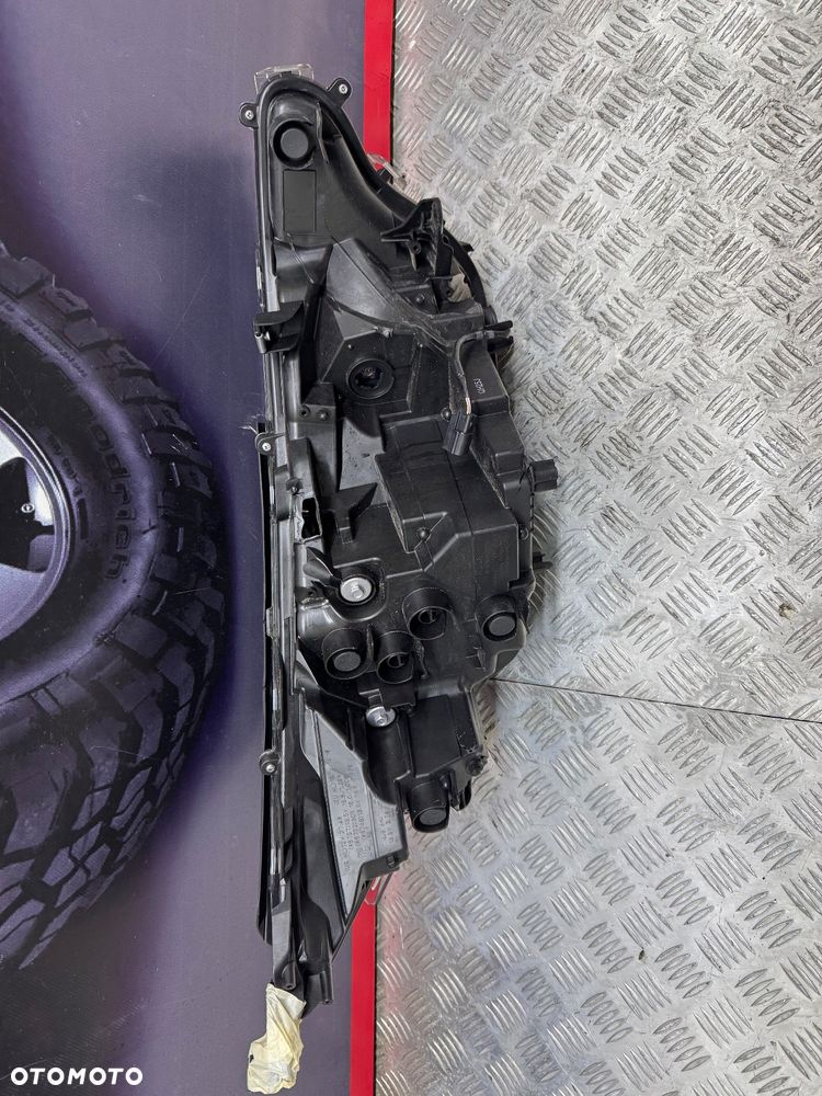 TOYOTA RAV4 V LIFT LAMPA KLOSZ PRZÓD LEWA - 2
