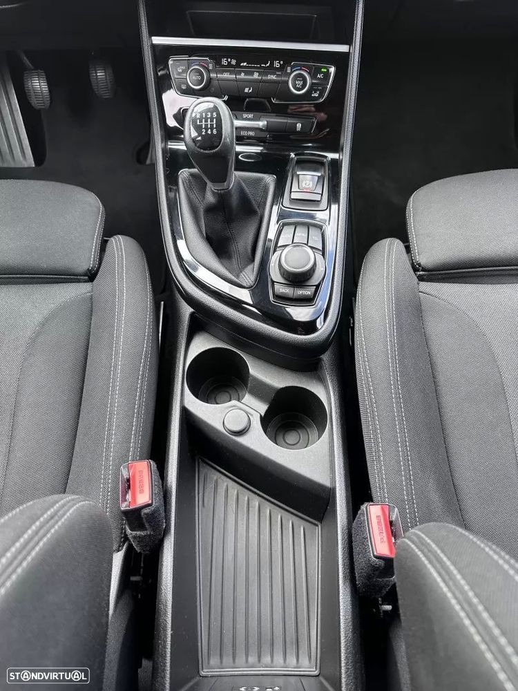 BMW 218 Active Tourer d Line Sport - 49