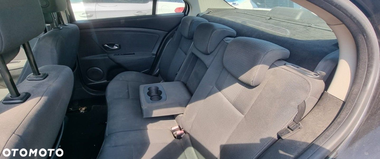 Renault Fluence - 11