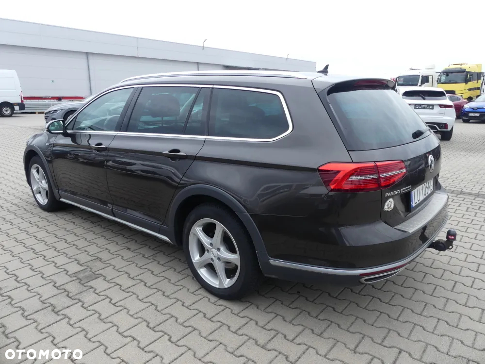 Volkswagen Passat - 13