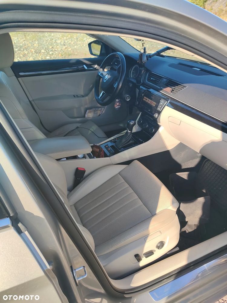 Skoda Superb 2.0 TDI 4x4 L&K DSG - 10