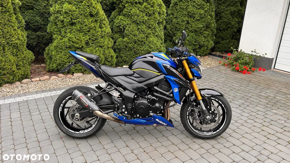 Suzuki GSX - 2