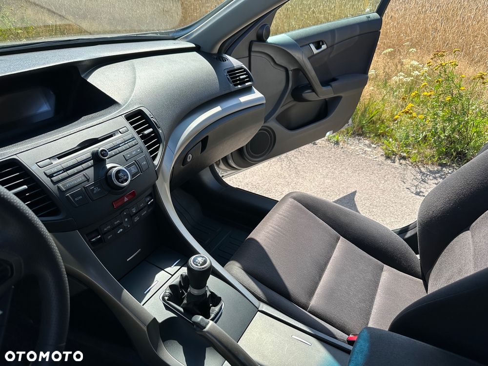 Honda Accord 2.0 Elegance - 24