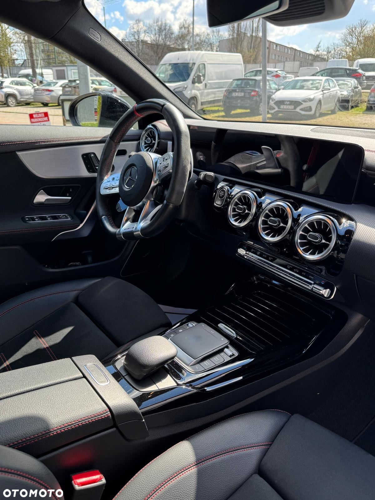 Mercedes-Benz CLA AMG 45 S 4-Matic 8G-DCT - 23