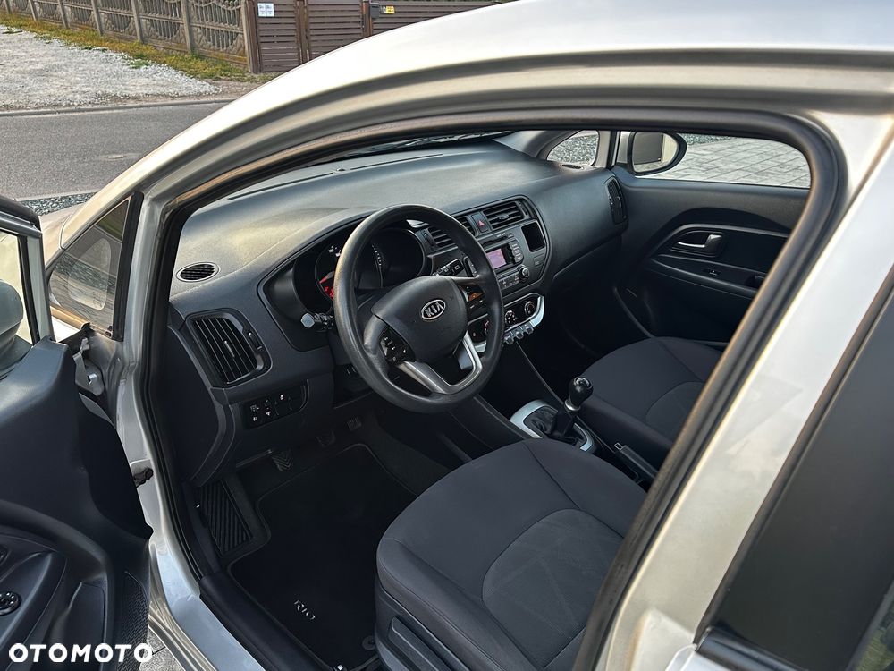 Kia Rio - 15
