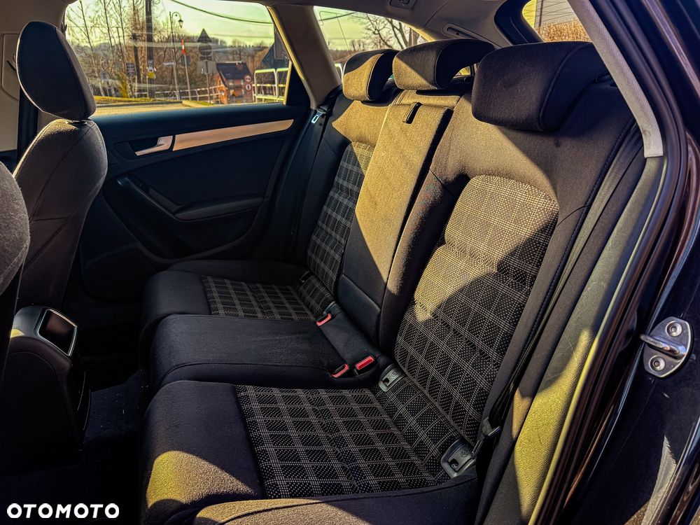 Audi A4 Avant 2.0 TFSI Attraction - 12