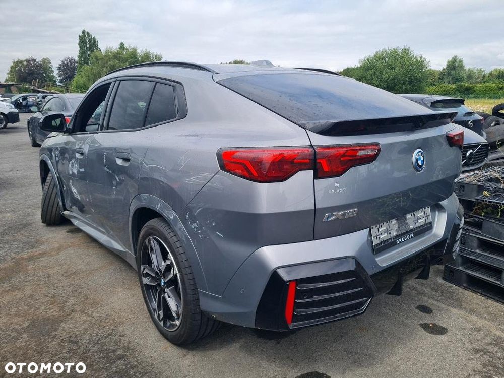 BMW iX2 eDrive20 66.5kWh M Sport - 4