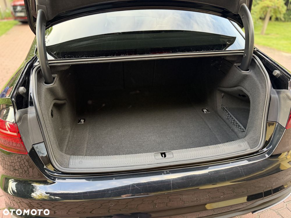 Audi A4 Limousine - 9