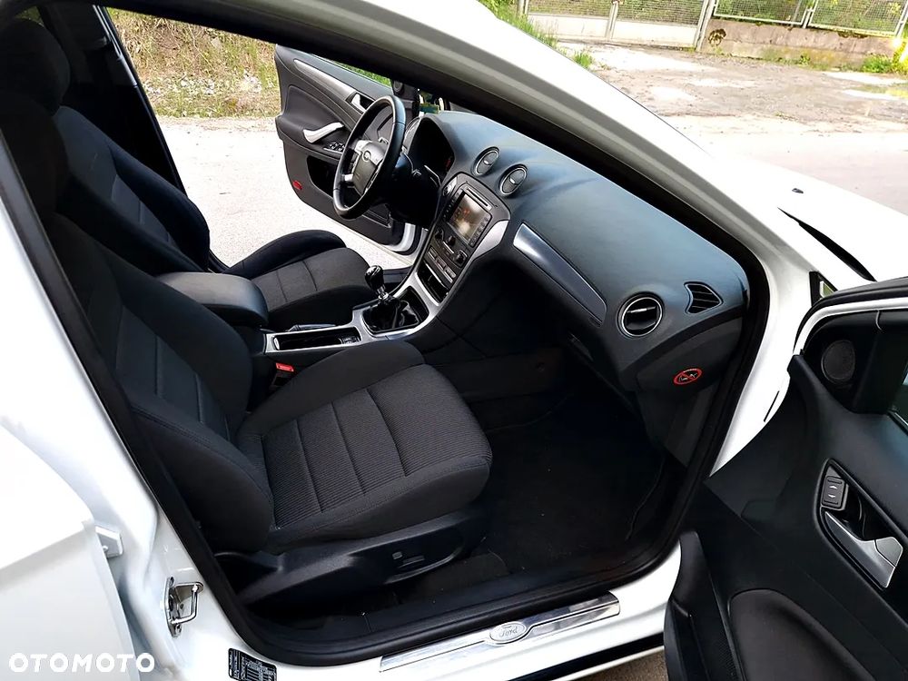 Ford Mondeo 2.0 TDCi Titanium - 24