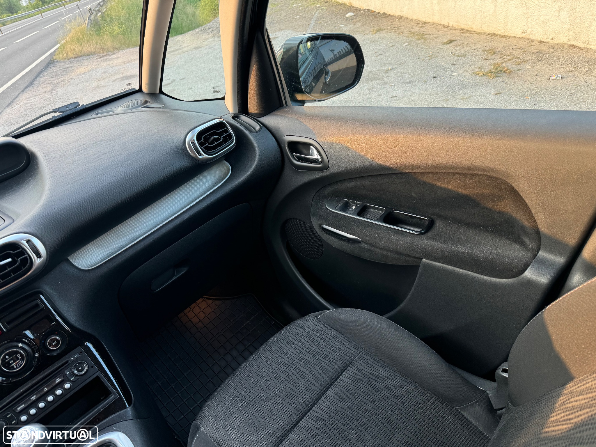 Citroën C3 Picasso 1.6 HDi Exclusive Airdream - 14