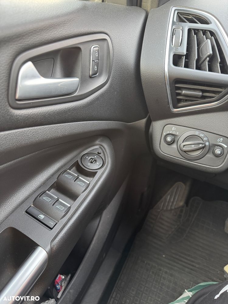 Ford Kuga 2.0 TDCi 4x4 Aut. Titanium - 6