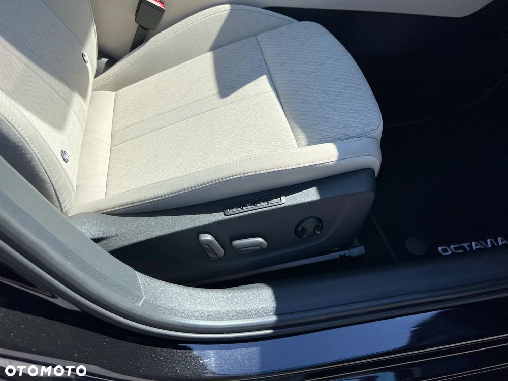 Skoda Octavia 2.0 TDI DSG Style - 17